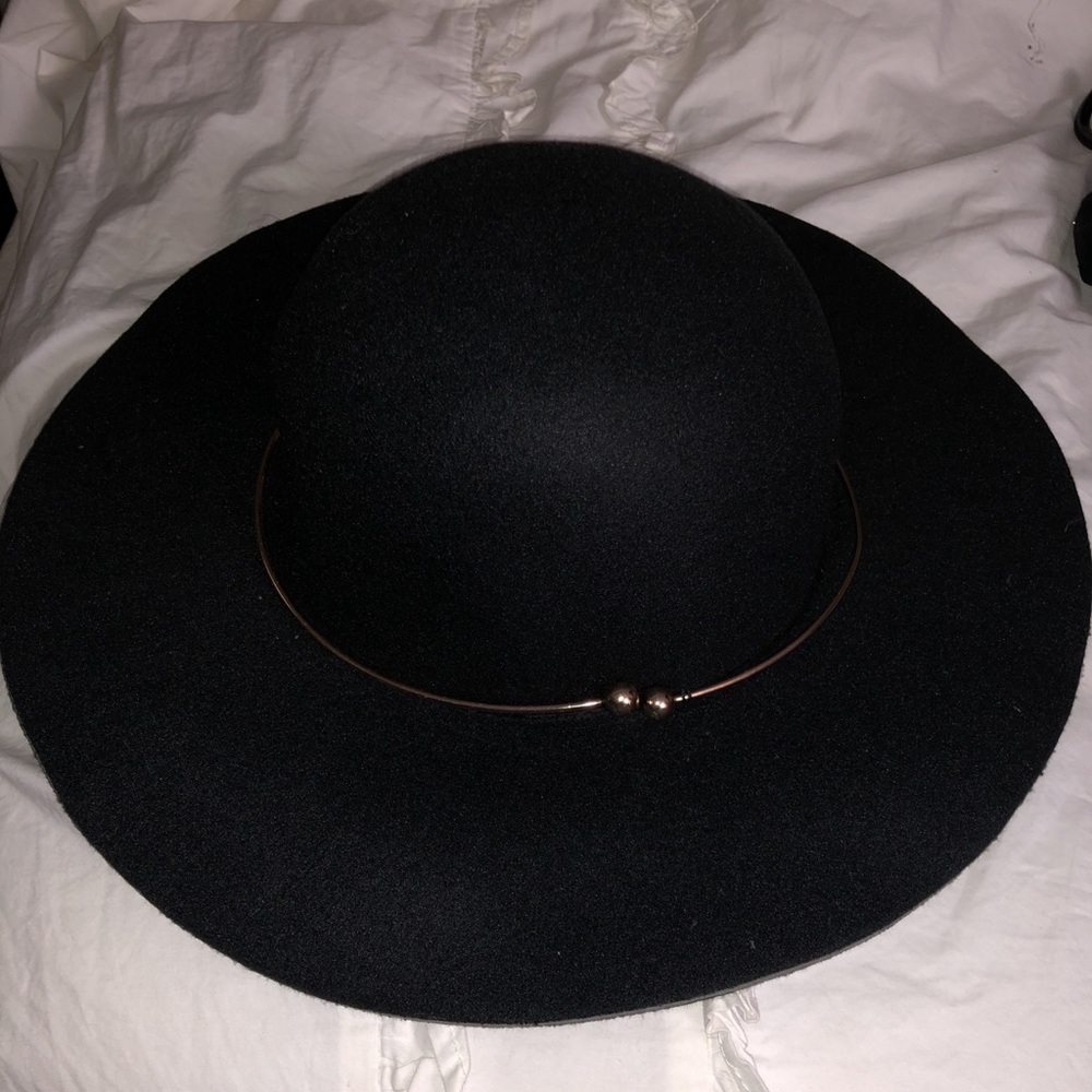 Women’s fashion hat